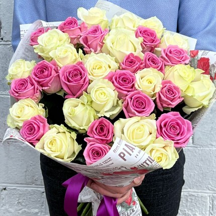 Букет "Розалита" из белых и розовых роз - заказать с доставкой